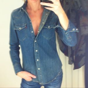 Levi’s Denim Button Down Top